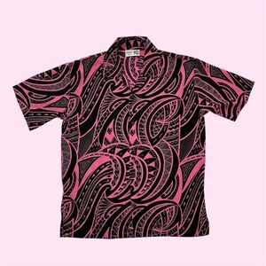 Makani Hawaii Polynesian Tribal Tattoo Short Sleeve Button Down Hot Pink Medium